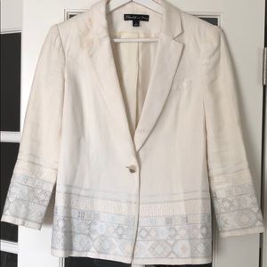 Embroidered linen white blazer